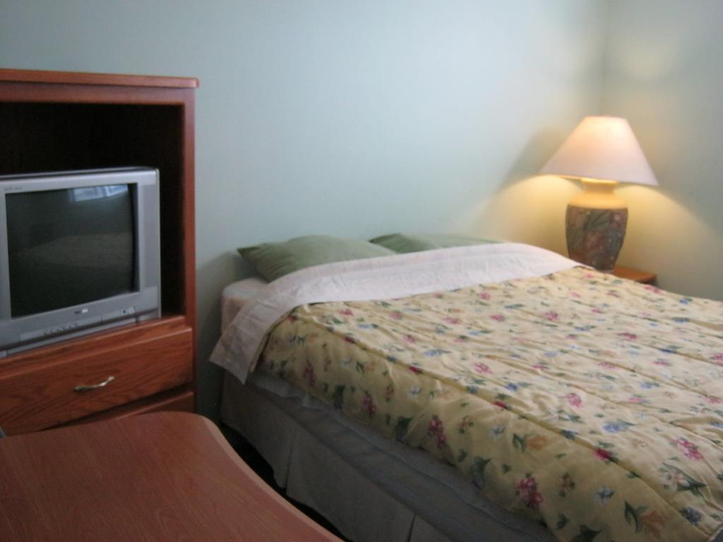Kelowna Okanagan Lake Hostel Esterno foto