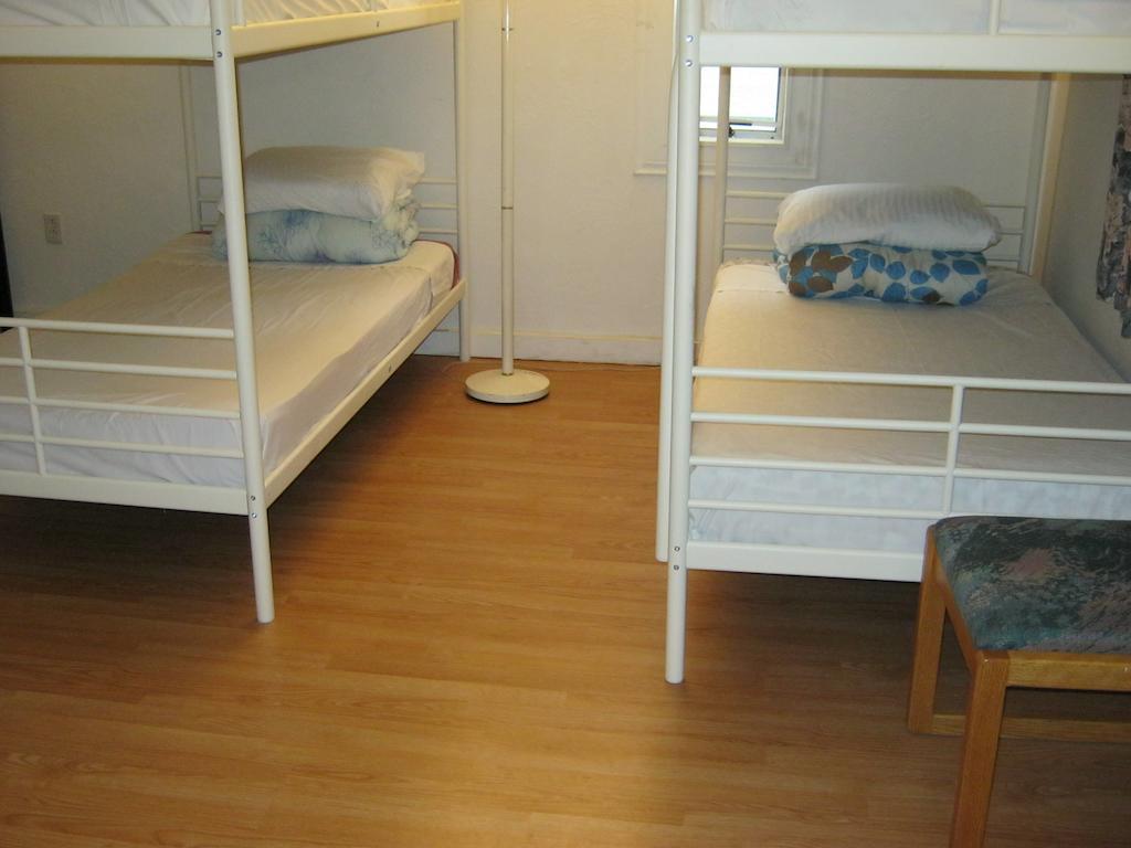 Kelowna Okanagan Lake Hostel Esterno foto