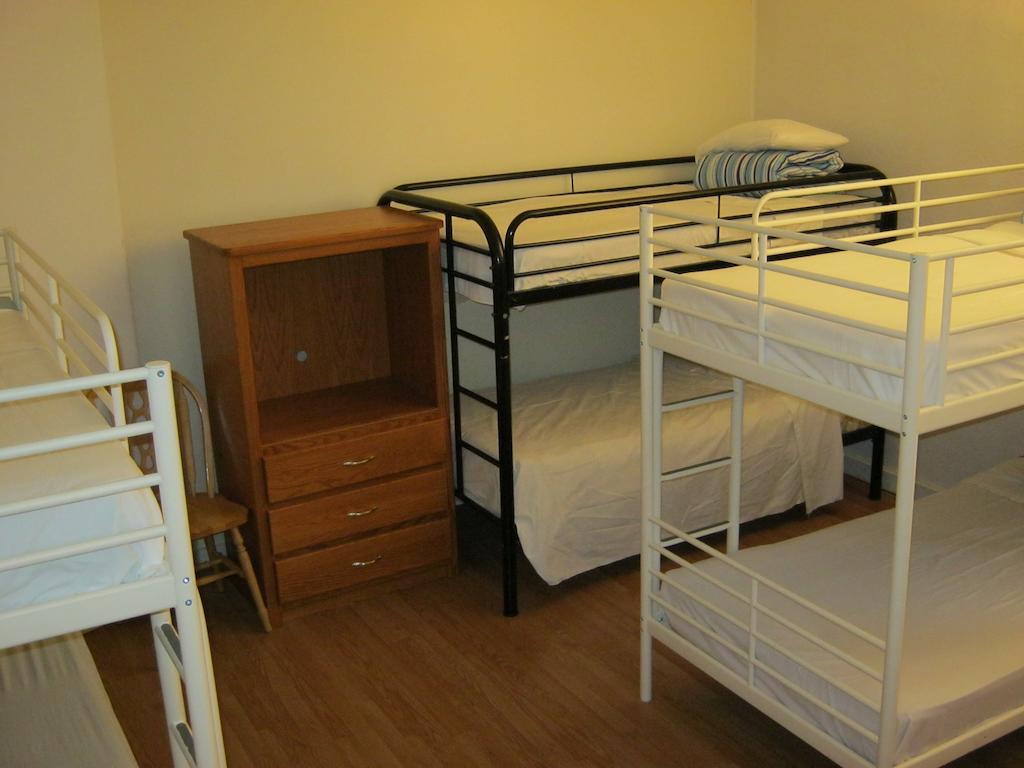 Kelowna Okanagan Lake Hostel Esterno foto