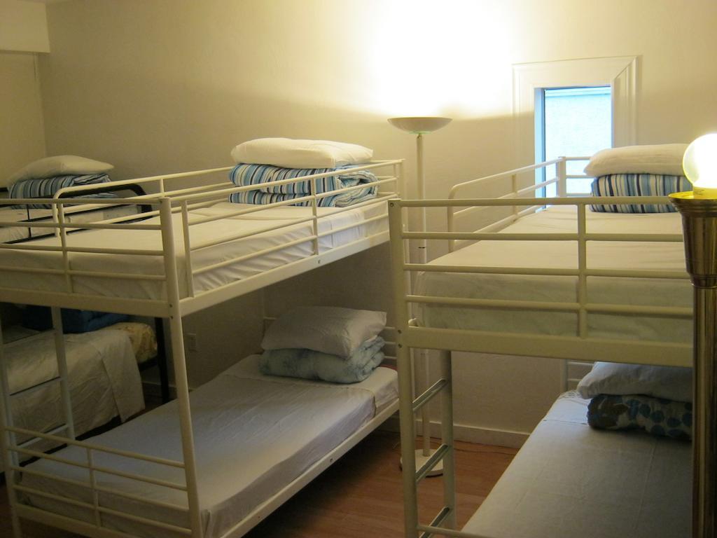 Kelowna Okanagan Lake Hostel Esterno foto